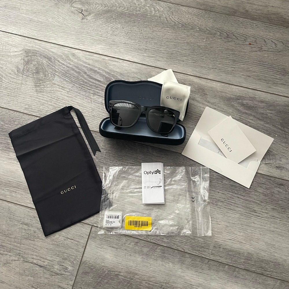 Gucci Women’s Sunglasses (Authentic)